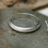 Ehering aus recyceltem 925er Silber 3 mm halber Armreif sandgestrahlt stapelbar Unisex